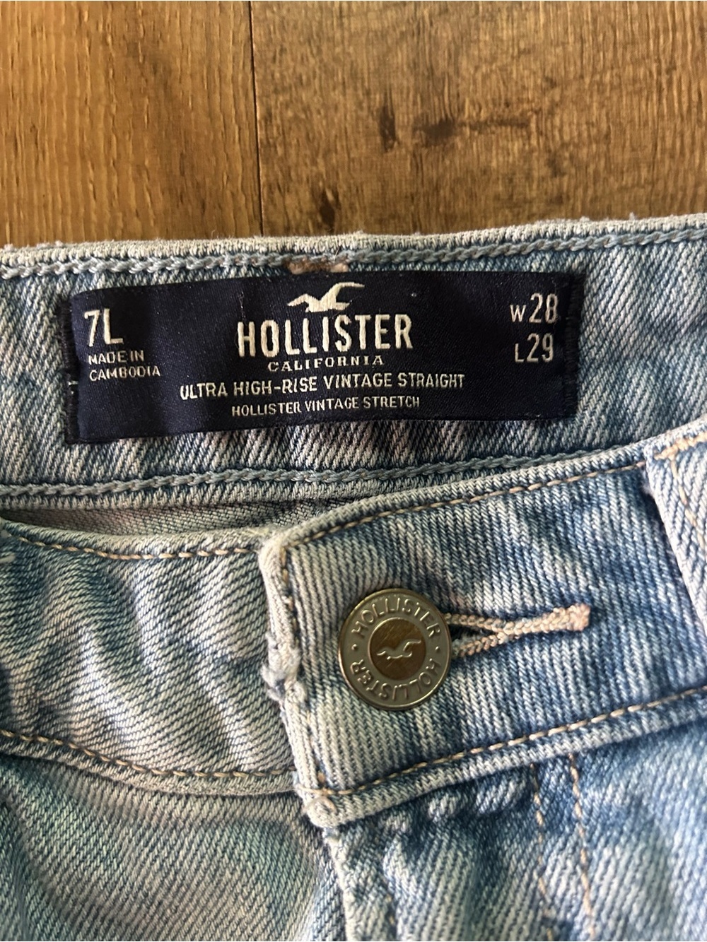 Hollister Ultra High Rise Vintage Straight Jeans Light Wash W28 L29 - Picture 6 of 15